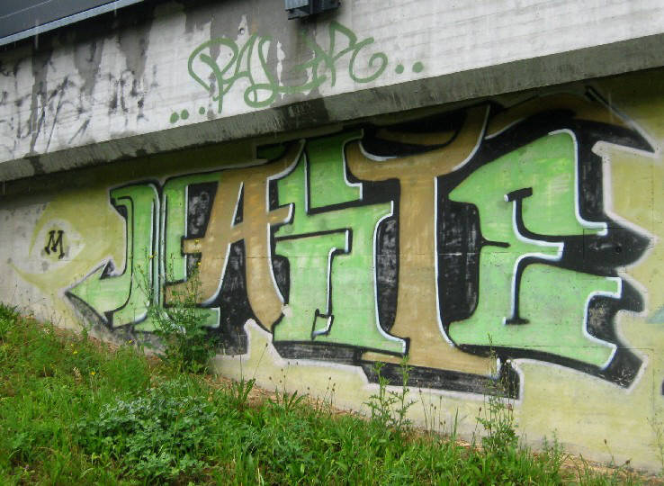 zurich graffiti rebel art MATE graffiti  zurich switzerland MATE graffiti in der schweiz