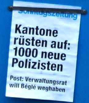 Sonntagszeitung Schlagzeile 'Kantone rüsten auf. 1000 neue Polizisten'