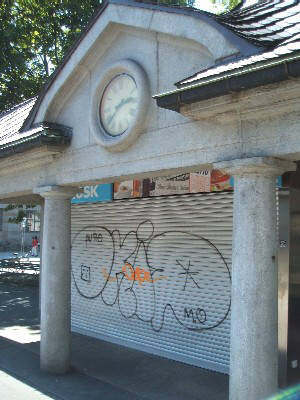 auto okid graffiti beim kiosk am heimplatz zrich beim kunsthaus und schauspielhaus zrich tramhaltestelle heimplatz