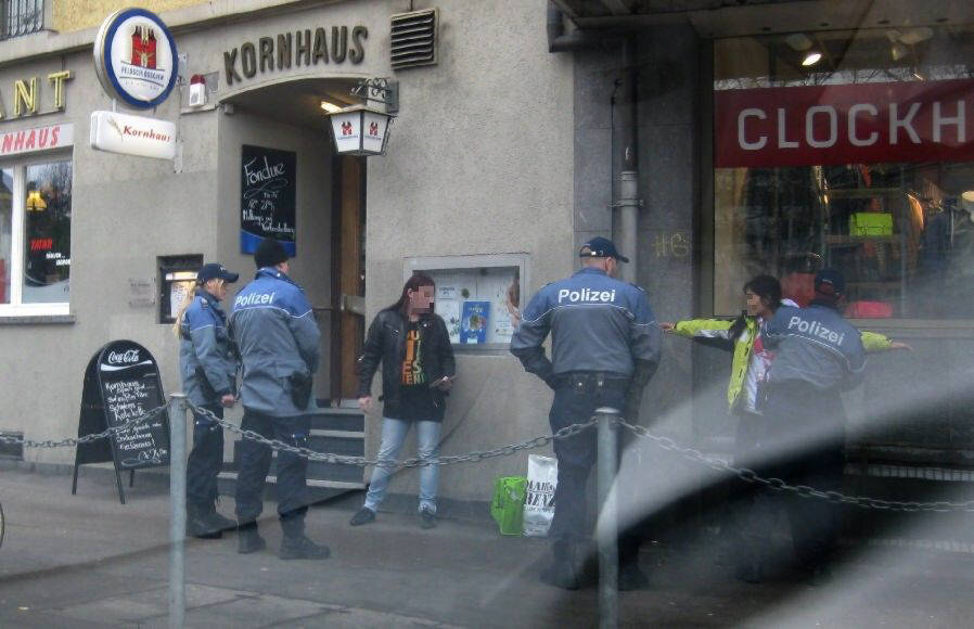stadtpolizei zrich personenkontrolle durchsuchung kreis 5 limmatplatz mrz 2012 repression faschismus polizeistaat scheissbullen