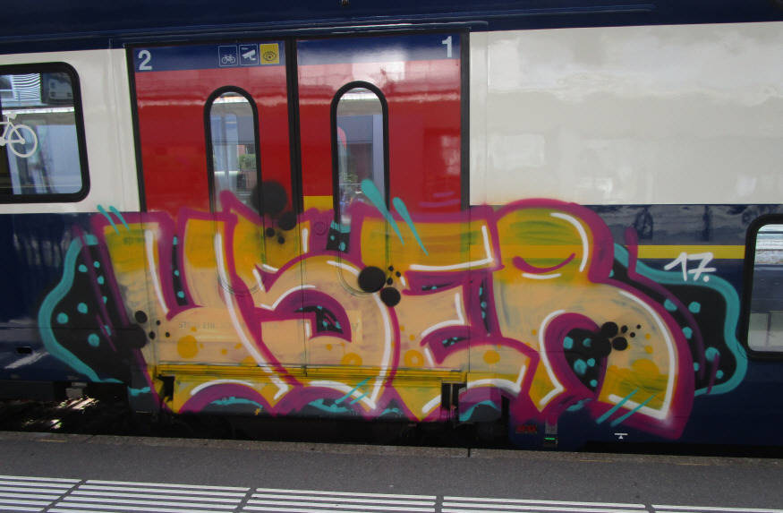USER train graffiti zrich