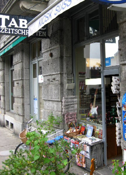 Kiosk und Tabakladen an der Gemeindestrasse in Zrich-Hottingen,.