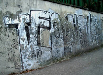 TEO NOIR AUTO graffit zrich bergstrasse bei kirche fluntern fuck the copz